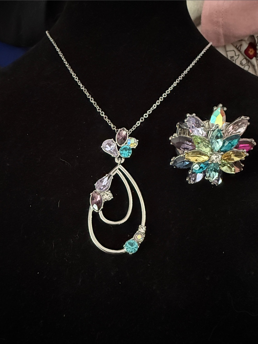 New Womenβs Multicolor Crystal Teardrop Necklace 14β & matching stretch ring